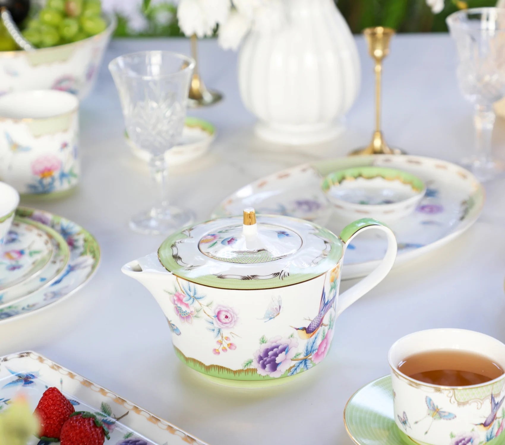Papillons Green koleksiyonuyla hazırlanmış çay sofrası